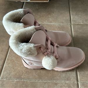 Timberland Pom Pom boots sz 9
